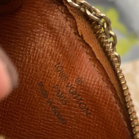 Louis Vuitton Pochette  Clรฉ Epi in Kenya Brown - Picture 8 of 11